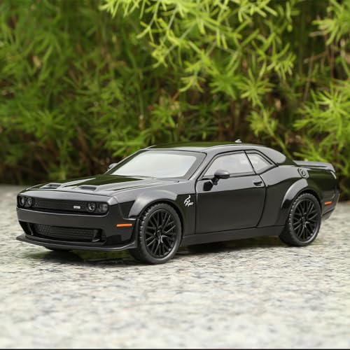 Dodge Challenger Hellcat Diecast Model – 1:32 Realistic Collectible Design with Lights & Sound